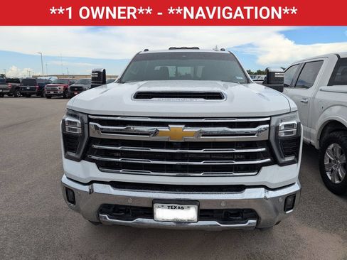 Used 2024 Chevrolet Silverado 2500 LTZ w/ LTZ Convenience Package AWD/4WD image 2