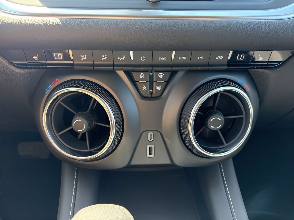 Used 2026 Chevrolet Blazer LT FWD image 19