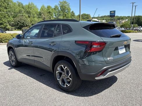 New 2026 Chevrolet Trax LT w/ Driver Confidence Package FWD image 5