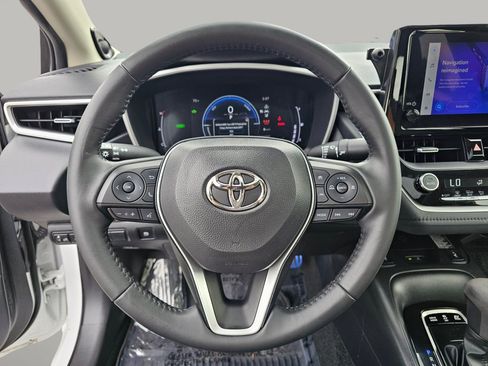Used 2023 Toyota Corolla XLE image 6