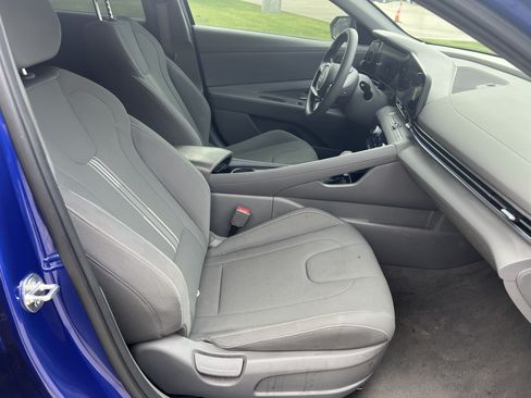 Used 2024 Hyundai Elantra Blue FWD image 26