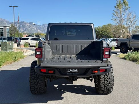 Used 2020 Jeep Gladiator Overland w/ LED Lighting Group AWD/4WD image 12