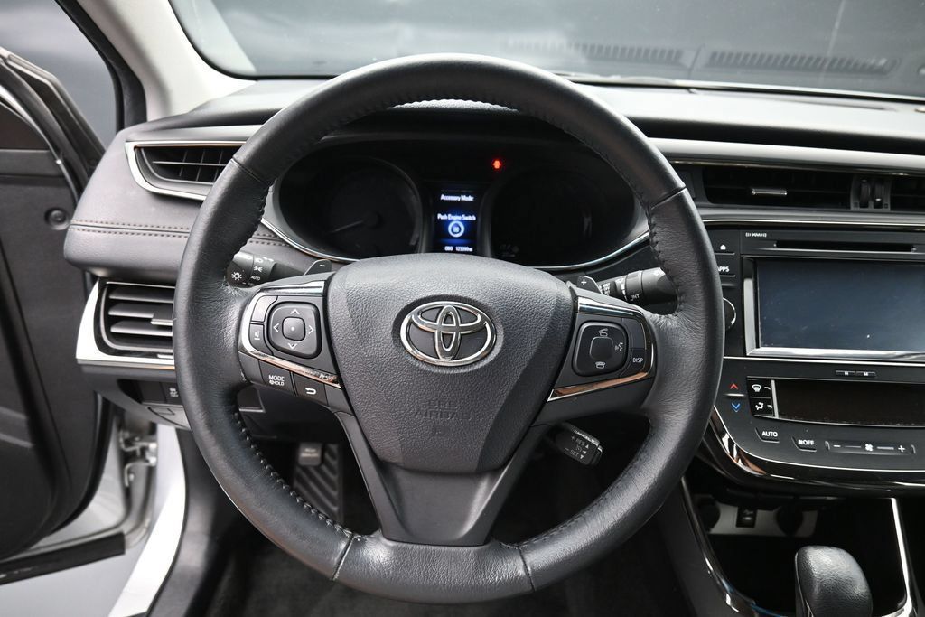 Used 2016 Toyota Avalon XLE FWD image 16