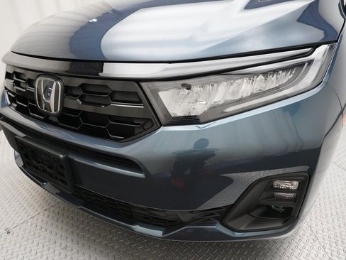 Certified 2025 Honda Odyssey Touring image 19