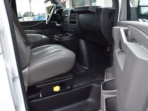 Used 2018 GMC Savana 2500 w/ Communications Package image 16