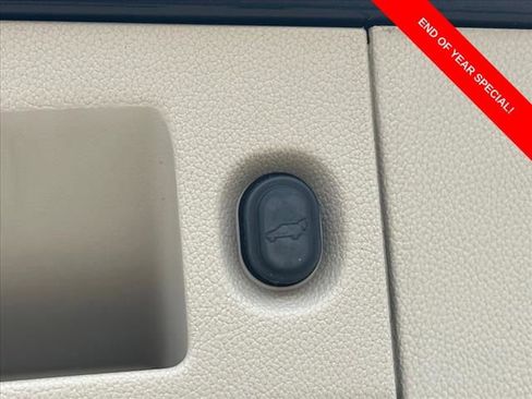 Used 2016 Cadillac Escalade Luxury image 17