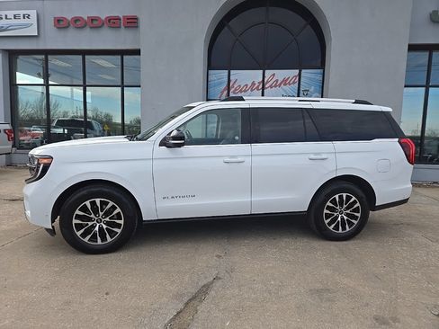 Used 2025 Ford Expedition Platinum AWD/4WD image 5