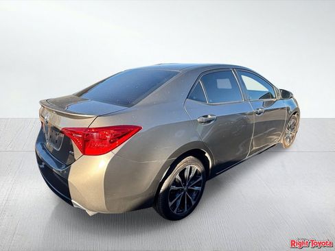 Certified 2017 Toyota Corolla SE FWD image 4
