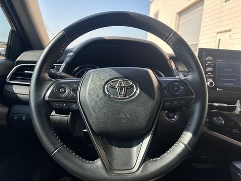 Used 2022 Toyota Camry SE w/ Convenience Package image 18