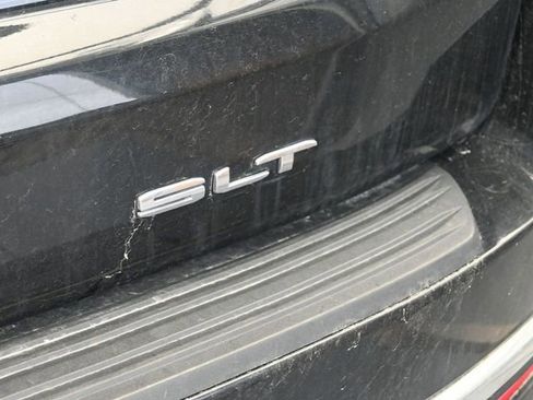 Used 2022 GMC Yukon XL SLT w/ SLT Luxury Package image 13