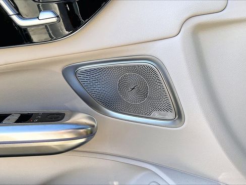 Used 2025 Mercedes-Benz CLE 300 4MATIC Cabriolet image 35