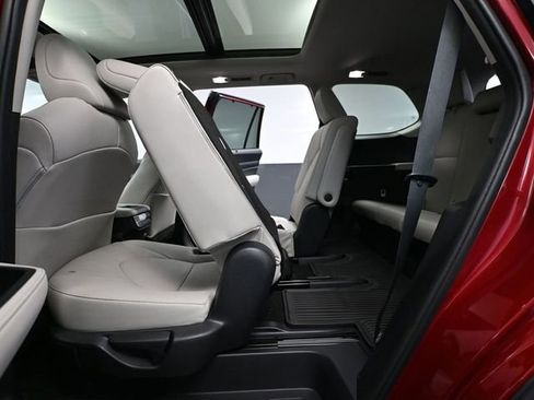 Used 2024 Toyota Grand Highlander Platinum image 43