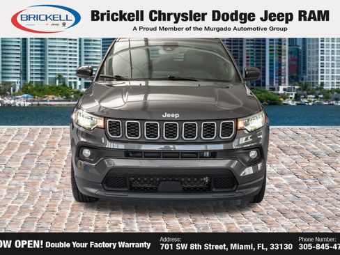 Used 2024 Jeep Compass Latitude AWD/4WD image 3