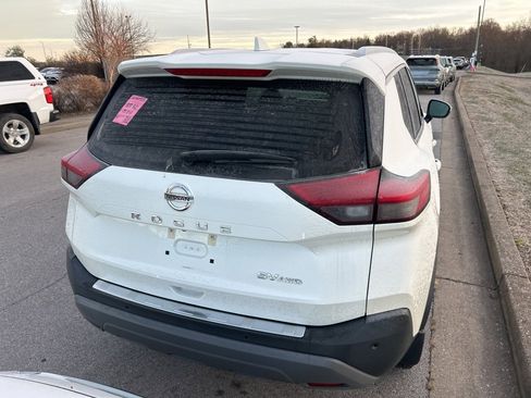 Used 2021 Nissan Rogue SV w/ Premium Package image 5