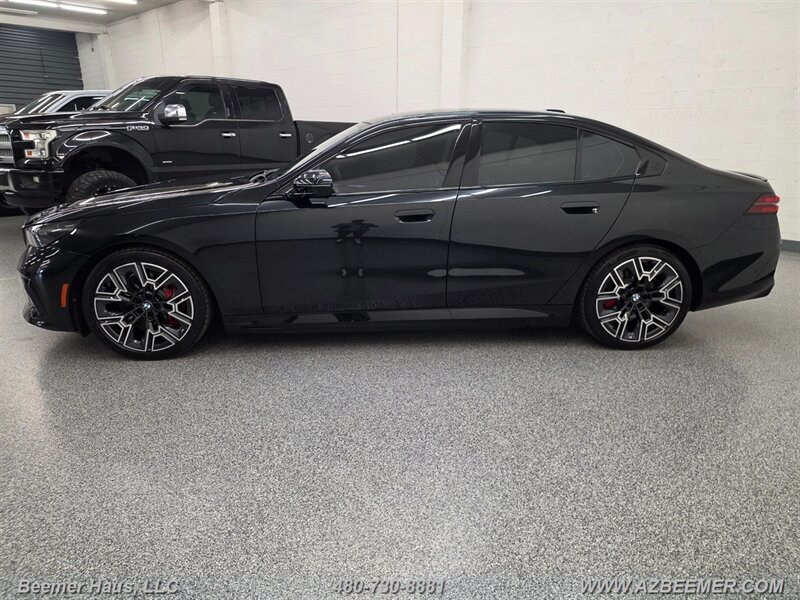 Used 2026 BMW i5 eDrive40 w/ M Sport Package RWD image 2