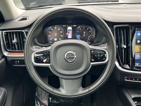 Used 2019 Volvo S60 T6 Momentum w/ Multimedia Package AWD/4WD image 21