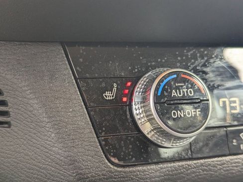 Used 2024 Mitsubishi Outlander SE image 16