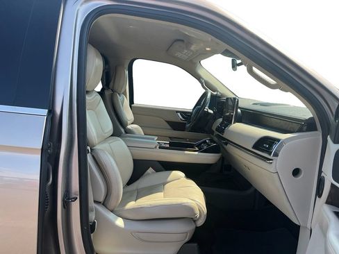Used 2020 Lincoln Navigator 2WD image 22