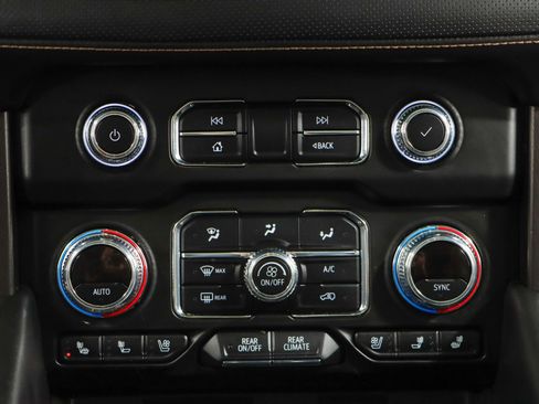 Used 2023 GMC Yukon XL AT4 image 21