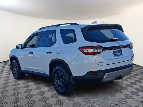 Used 2023 Honda Pilot TrailSport image 5
