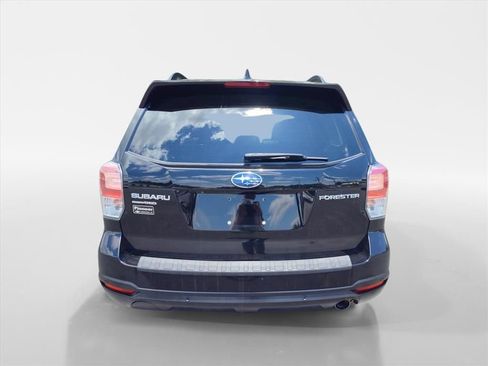Used 2018 Subaru Forester 2.5i Touring AWD/4WD image 4
