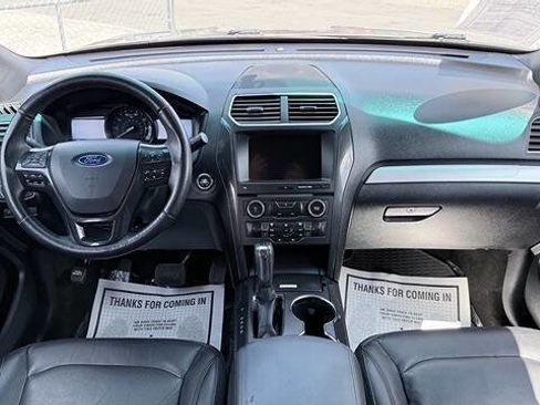 Used 2017 Ford Explorer XLT w/ Equipment Group 202A FWD image 14