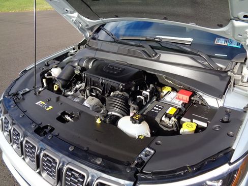 Certified 2024 Jeep Compass Limited w/ High Altitude Package image 21