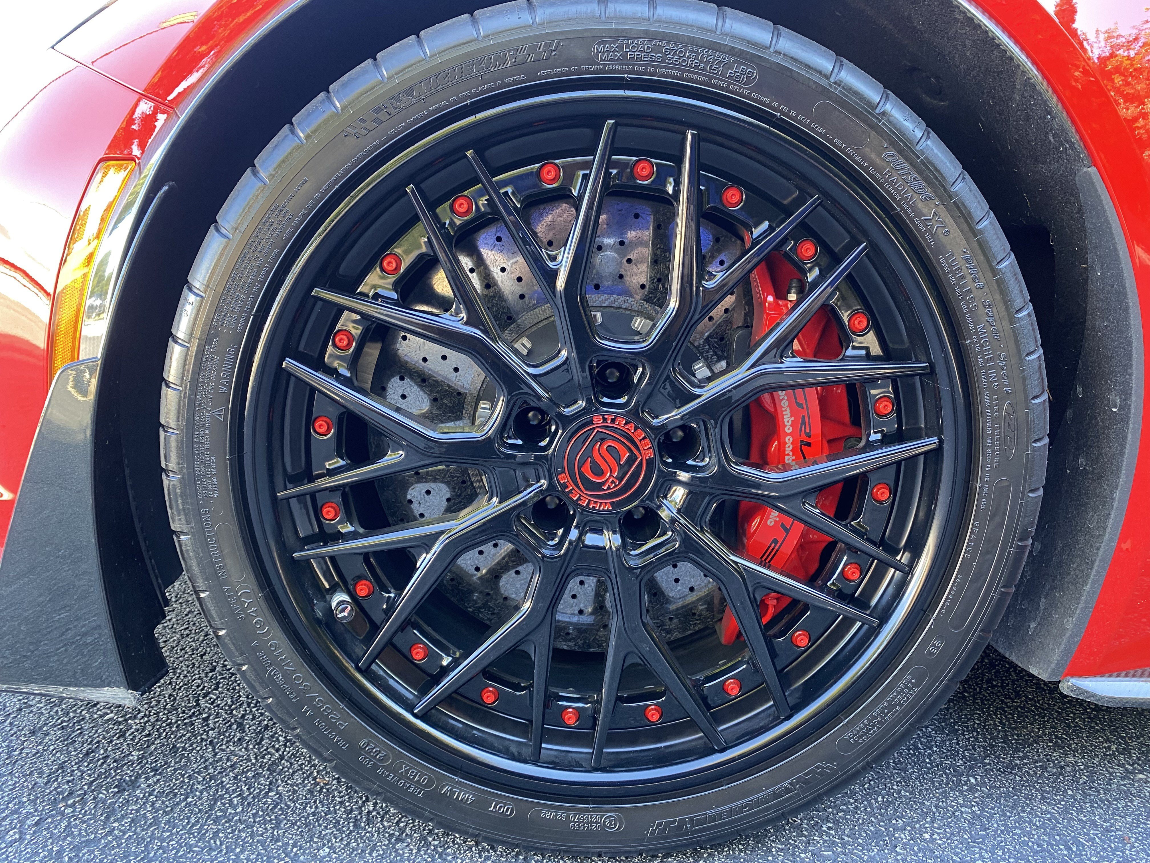 Used 2015 Chevrolet Corvette Z06 w/ 3LZ Preferred Equipment Group RWD image 43
