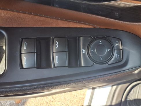 Used 2021 Chevrolet Traverse High Country image 14