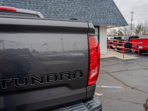 Used 2018 Toyota Tundra SR5 w/ SR5 Upgrade Package image 11