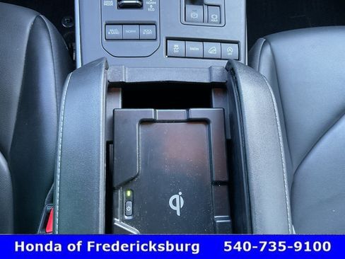 Used 2022 Toyota Highlander XLE AWD/4WD image 39
