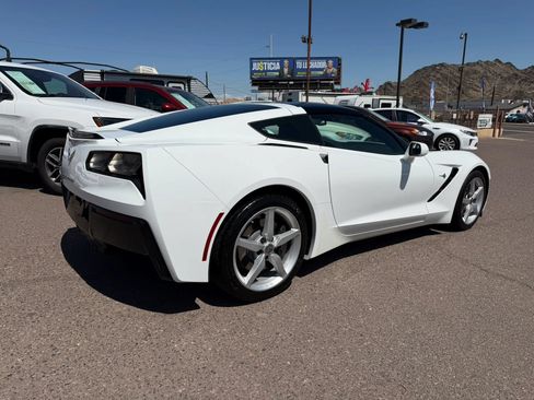 Used 2015 Chevrolet Corvette Stingray Coupe RWD image 5