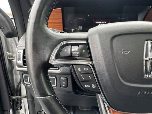 Used 2019 Lincoln Navigator L Reserve image 29