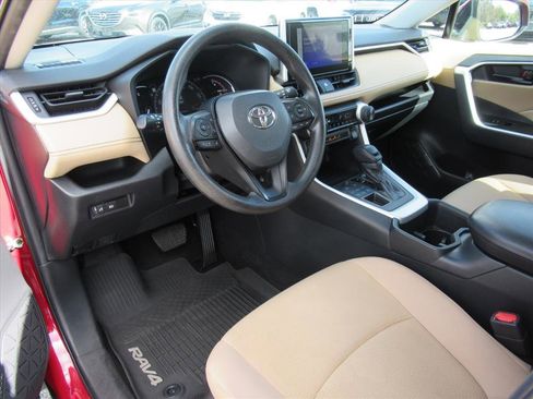 Used 2023 Toyota RAV4 LE image 17