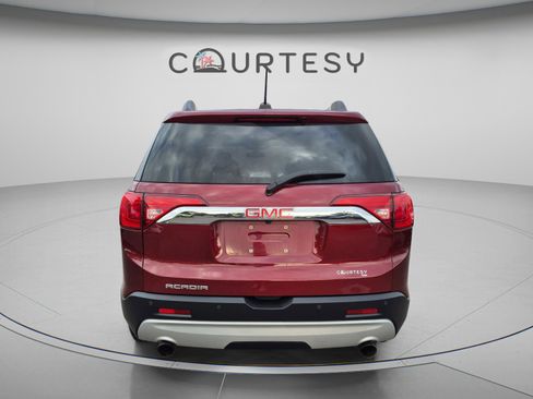 Used 2017 GMC Acadia SLE w/ Driver Alert Package I FWD image 4