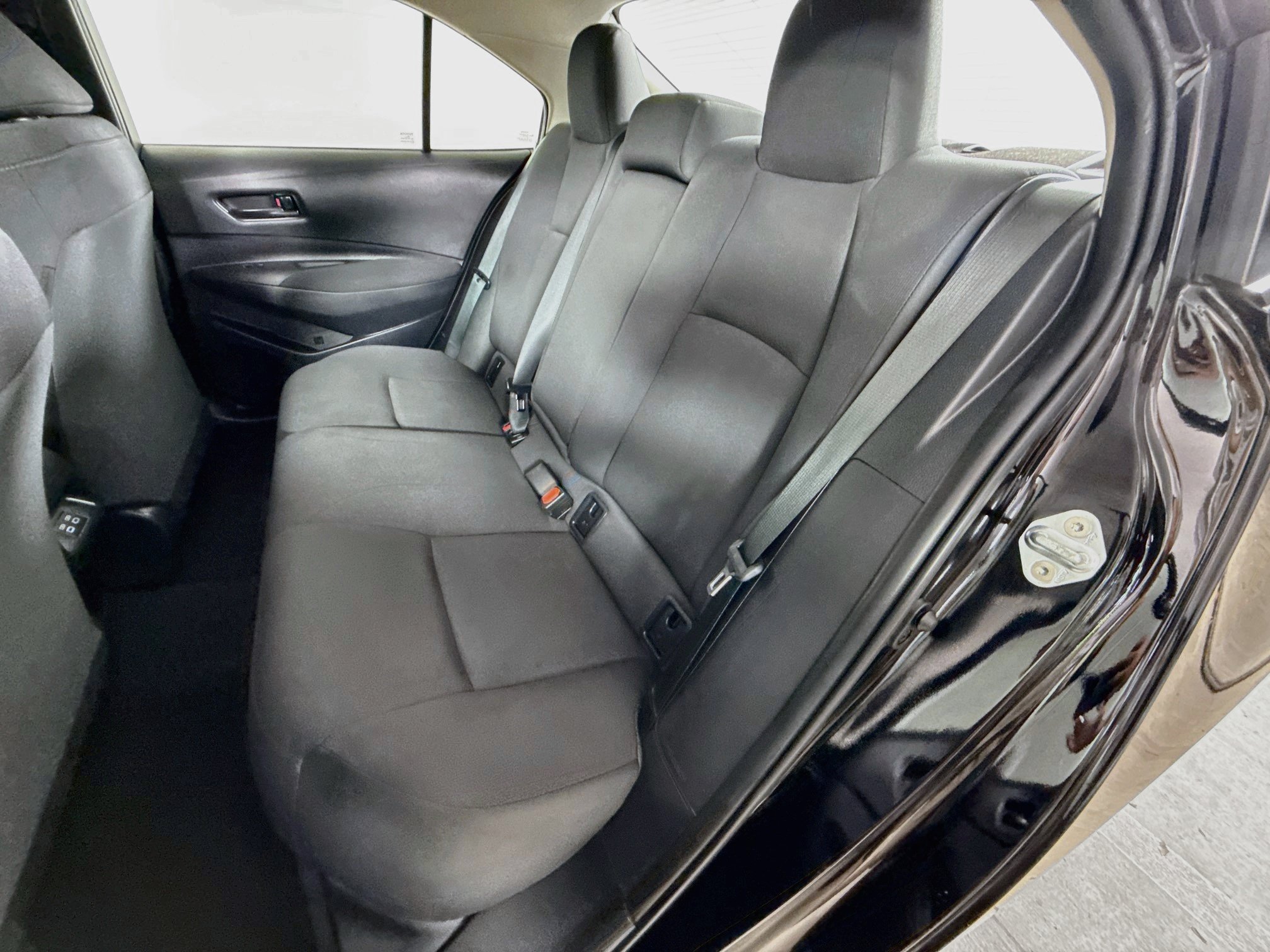 Used 2024 Toyota Corolla LE FWD image 27
