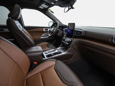 Used 2023 Ford Explorer King Ranch w/ Technology Package AWD/4WD image 31