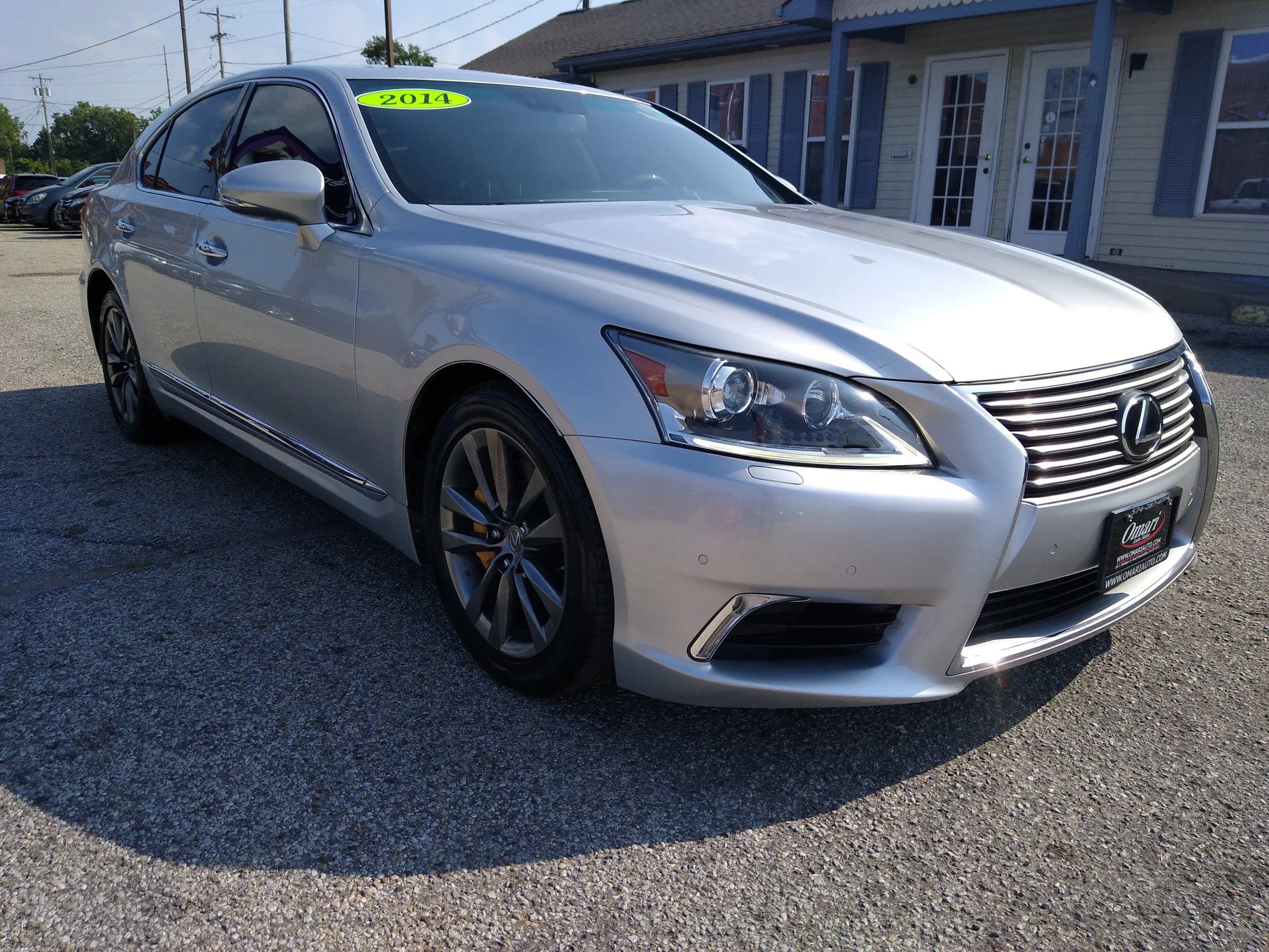 Used 2014 Lexus LS 460 AWD w/ Comfort Package image 2