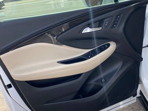 Used 2020 Buick Envision Essence FWD image 22