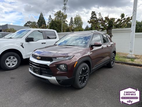 Used 2023 Chevrolet TrailBlazer LT FWD image 1