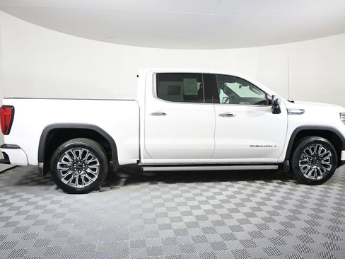 Used 2025 GMC Sierra 1500 Denali Ultimate AWD/4WD image 8