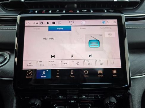 Used 2022 Jeep Grand Cherokee Limited 4xe w/ Luxury Tech Group II AWD/4WD image 23