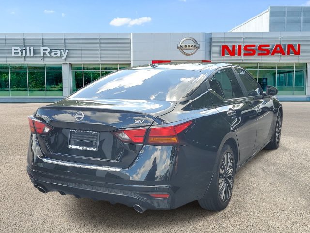 Used 2023 Nissan Altima 2.5 SV w/ SV Premium Package FWD image 4