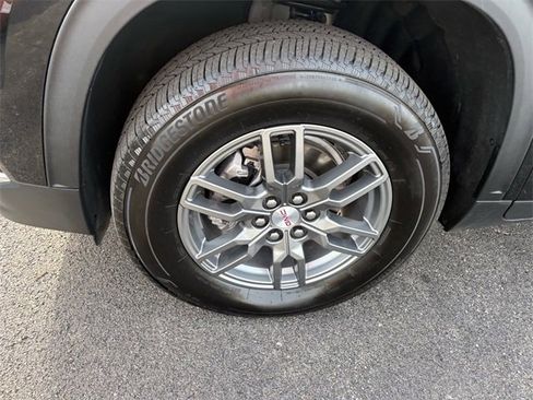 Used 2025 GMC Acadia Elevation image 5