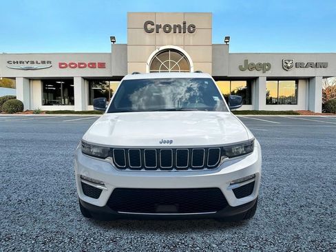 Used 2023 Jeep Grand Cherokee Limited w/ Trailer Tow Prep Group (B) AWD/4WD image 8