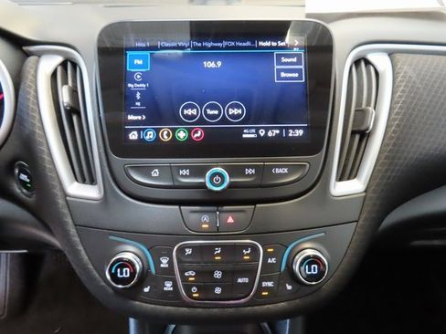 Used 2023 Chevrolet Malibu LT image 24