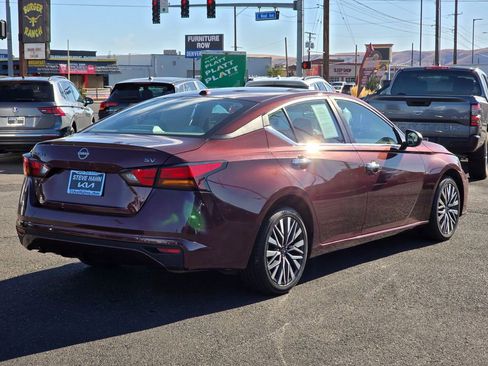 Used 2024 Nissan Altima 2.5 SV image 5