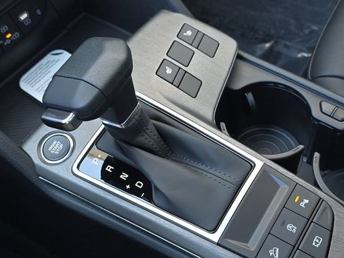 New 2026 Kia Sportage X-Line w/ X-Line Premium Package AWD/4WD image 18