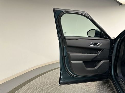 Used 2026 Land Rover Range Rover Velar Dynamic SE image 8