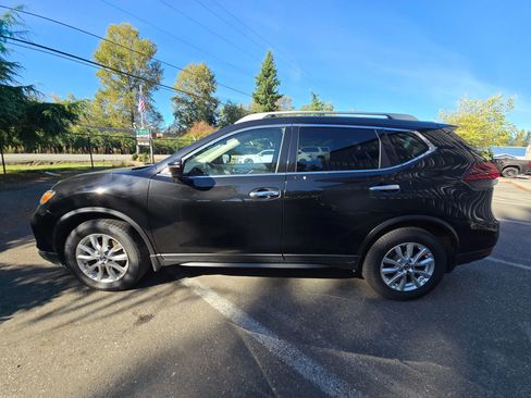 Used 2019 Nissan Rogue S image 6